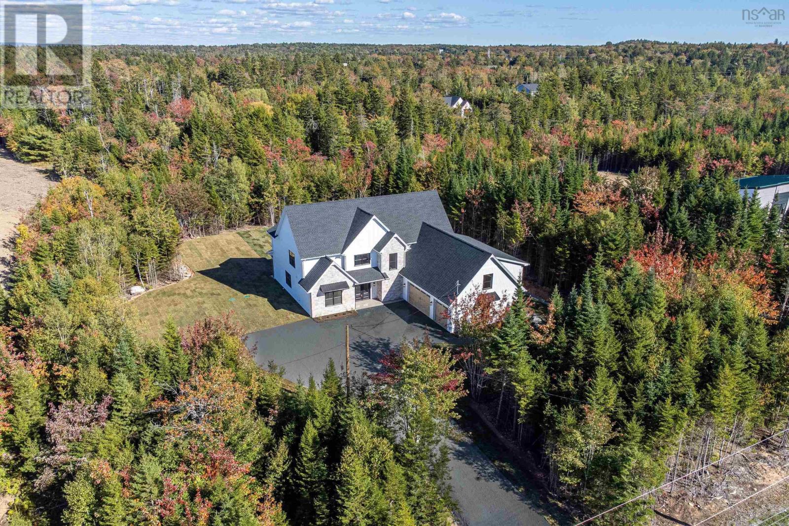 372 Canoe Cres, Hammonds Plains, NS B4B 2P5