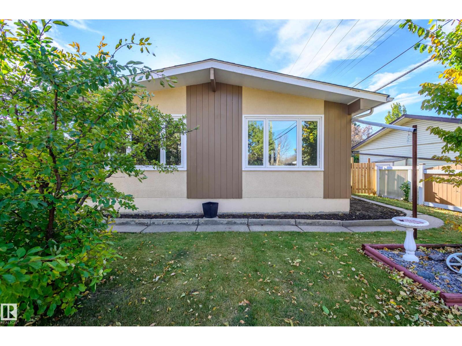 20 Grandville Ave, St. Albert, AB T8N 0T4