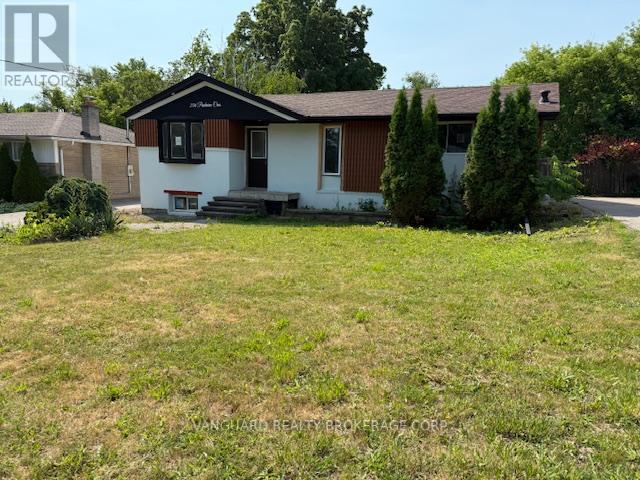 206 Parkview Cres, Newmarket, ON L3Y 2C8