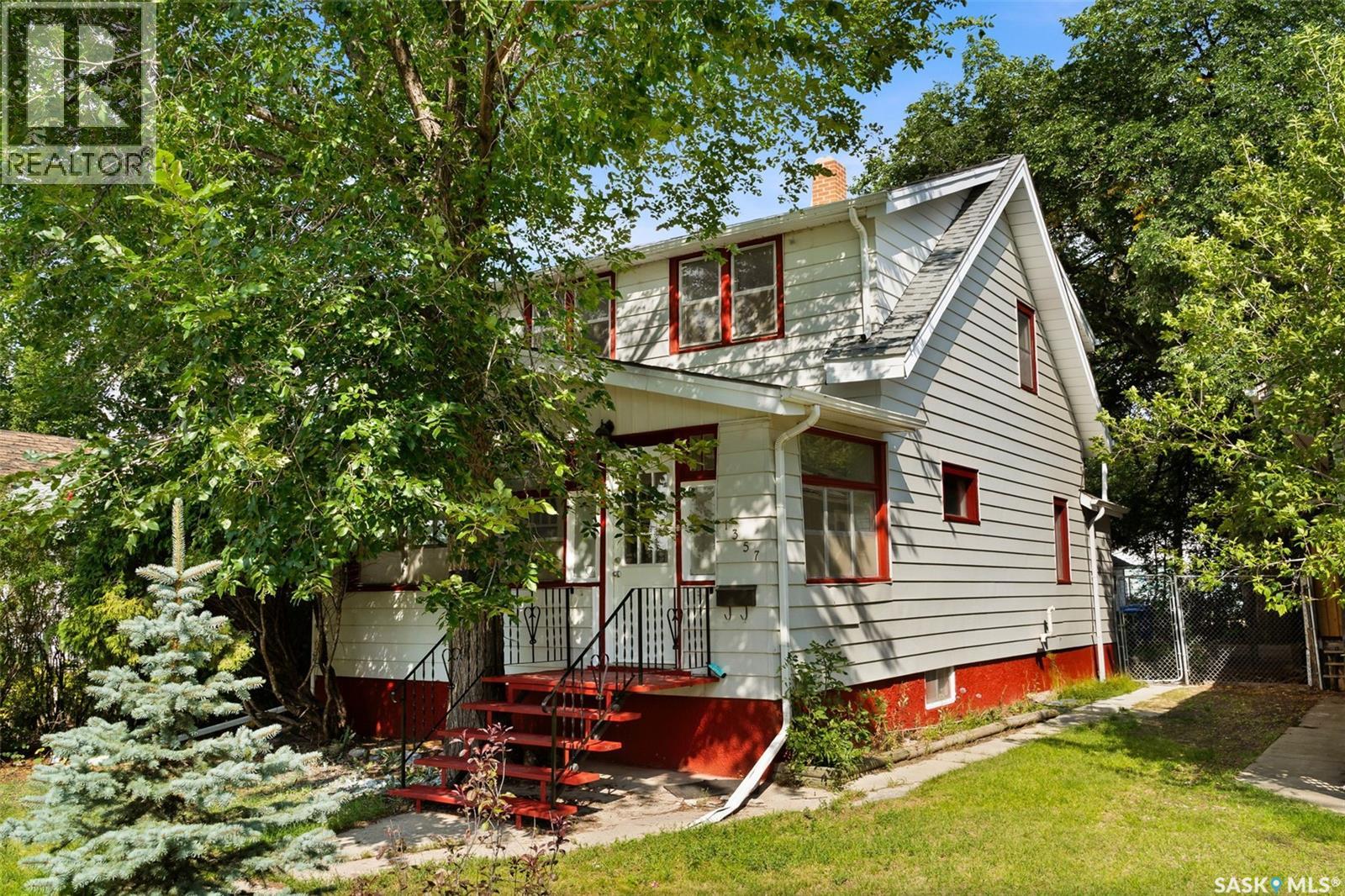 1357 Elphinstone St, Regina, SK S4T 3M5