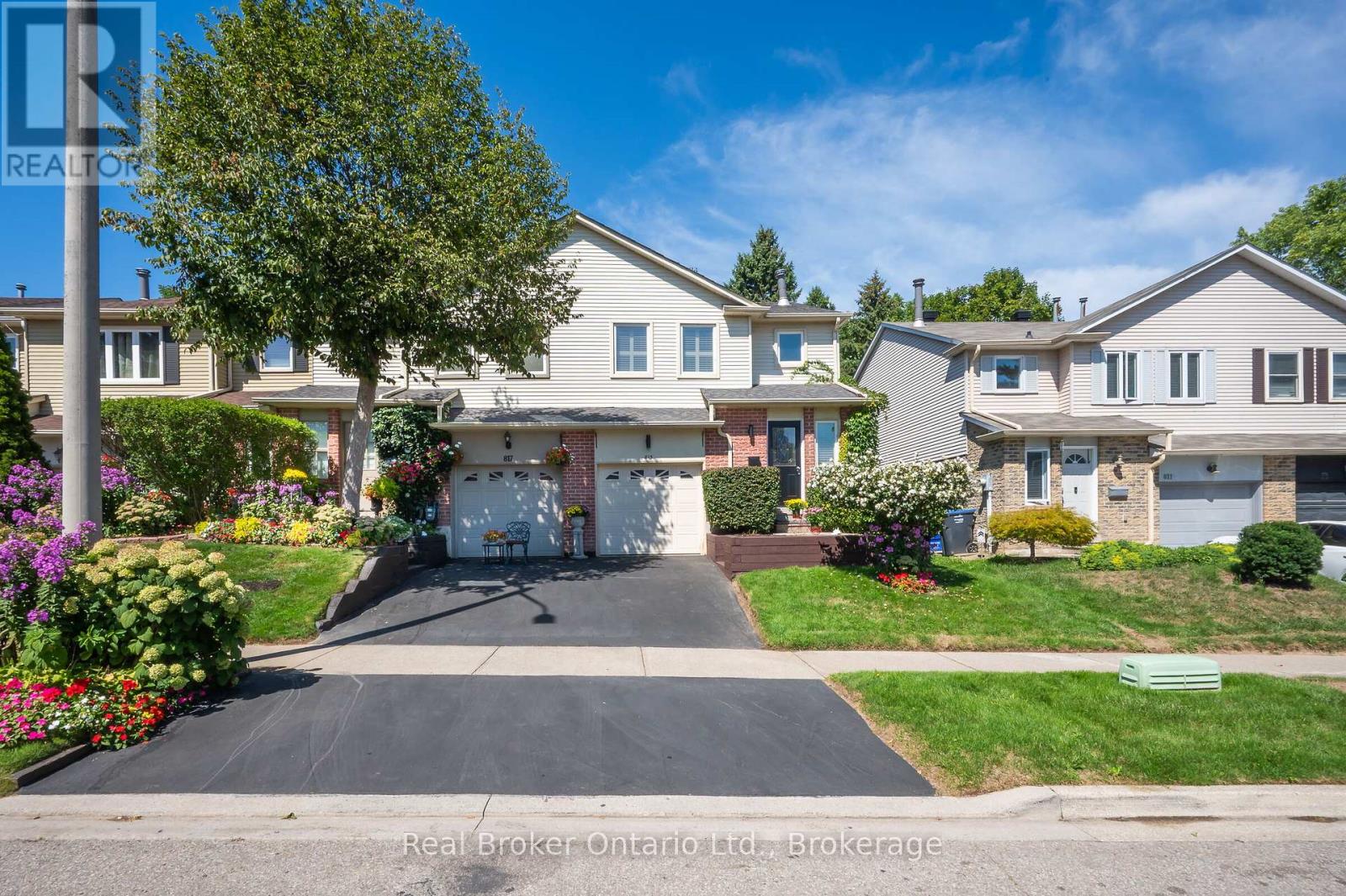 815 Sweetwater Cres, Mississauga, ON L5H 4A7