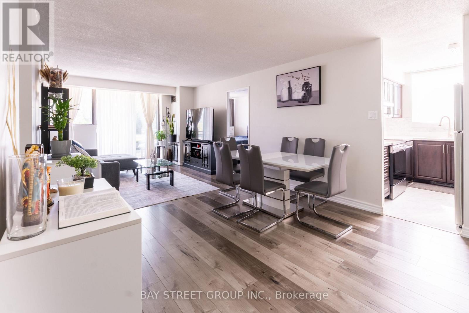 211 99 Blackwell Ave, Toronto, ON M1B 3R5