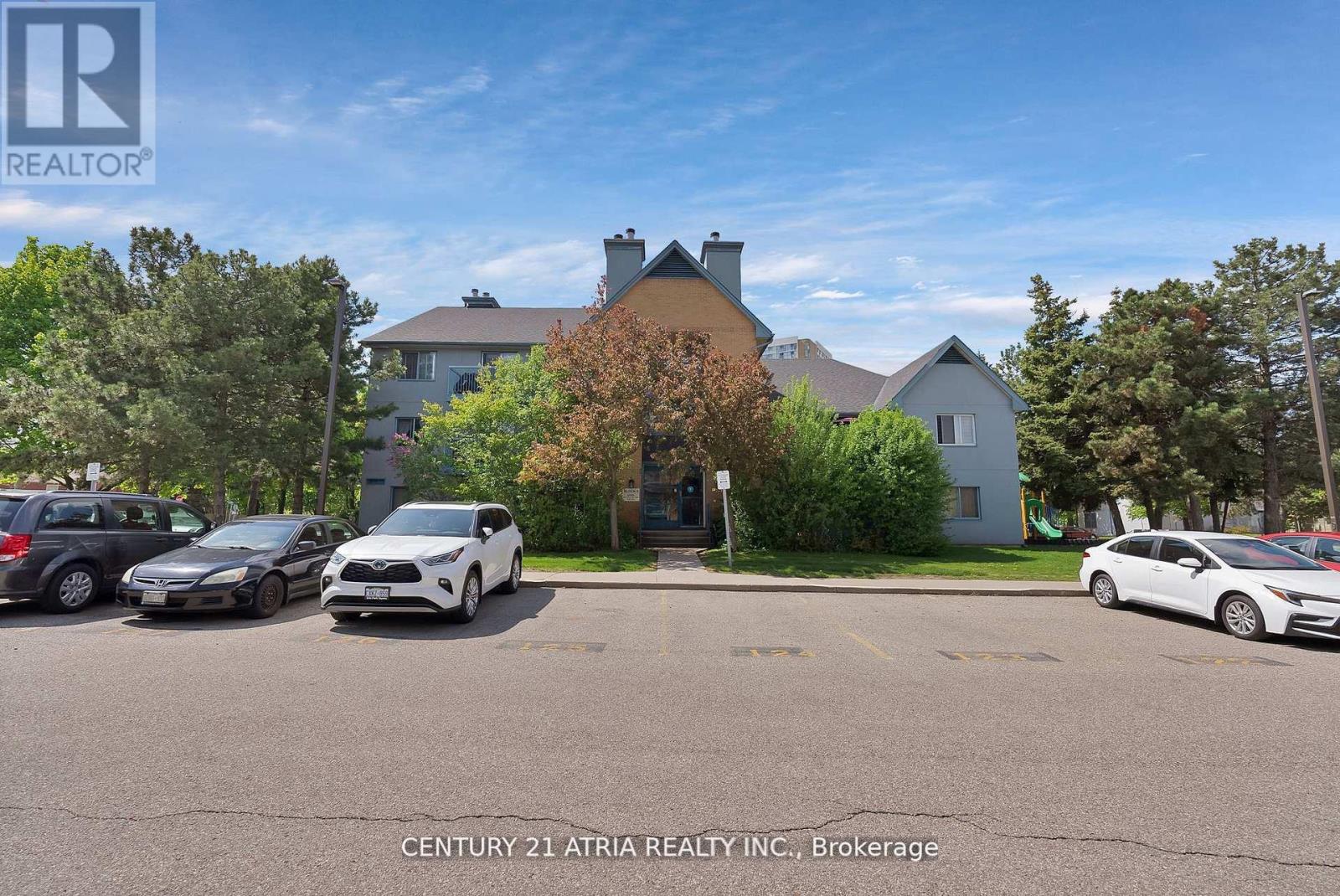 523 65 Trailwood Dr, Mississauga, ON L4Z 3L1