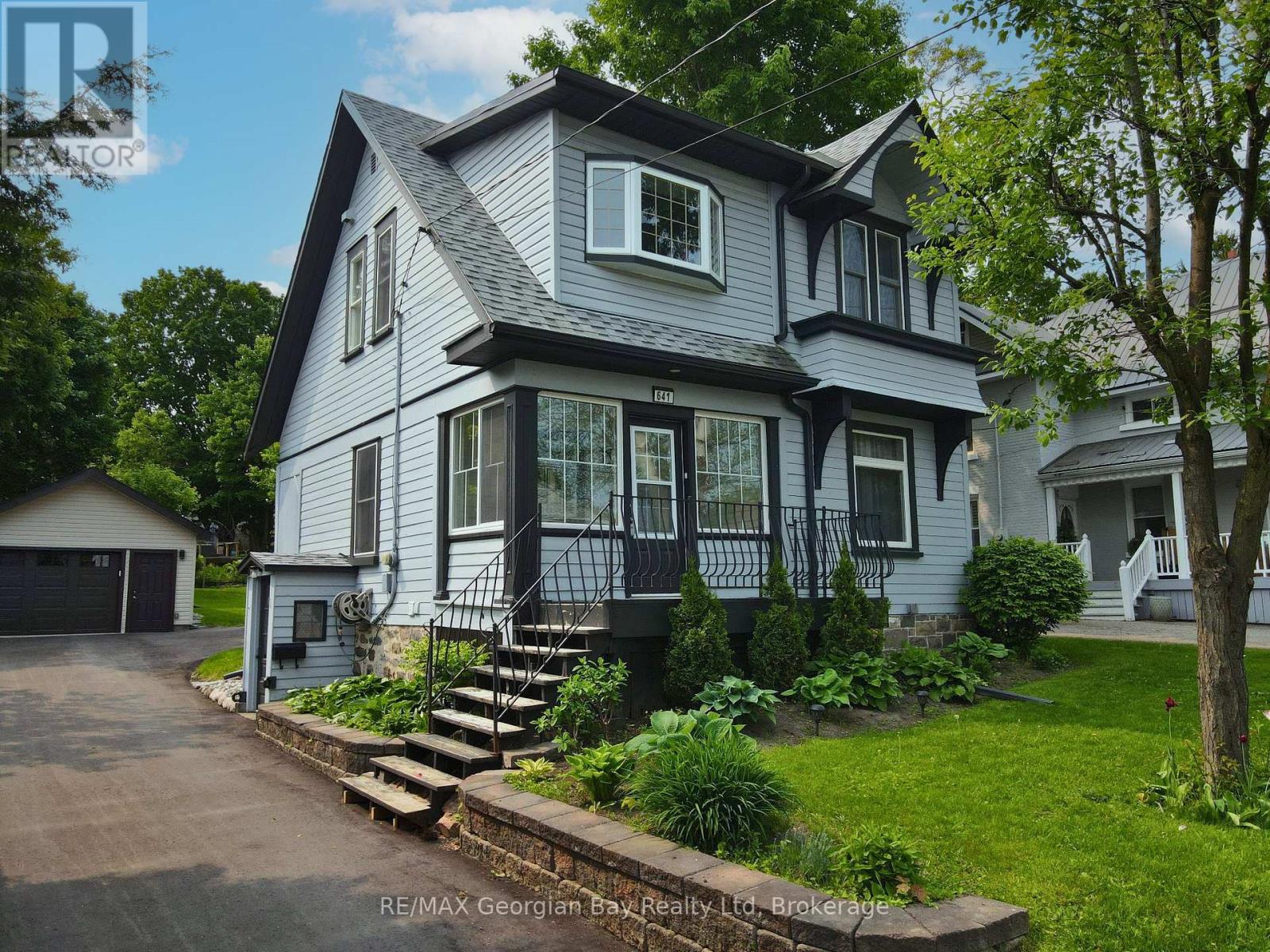 641 Bay St, Midland, ON L4R 1L8
