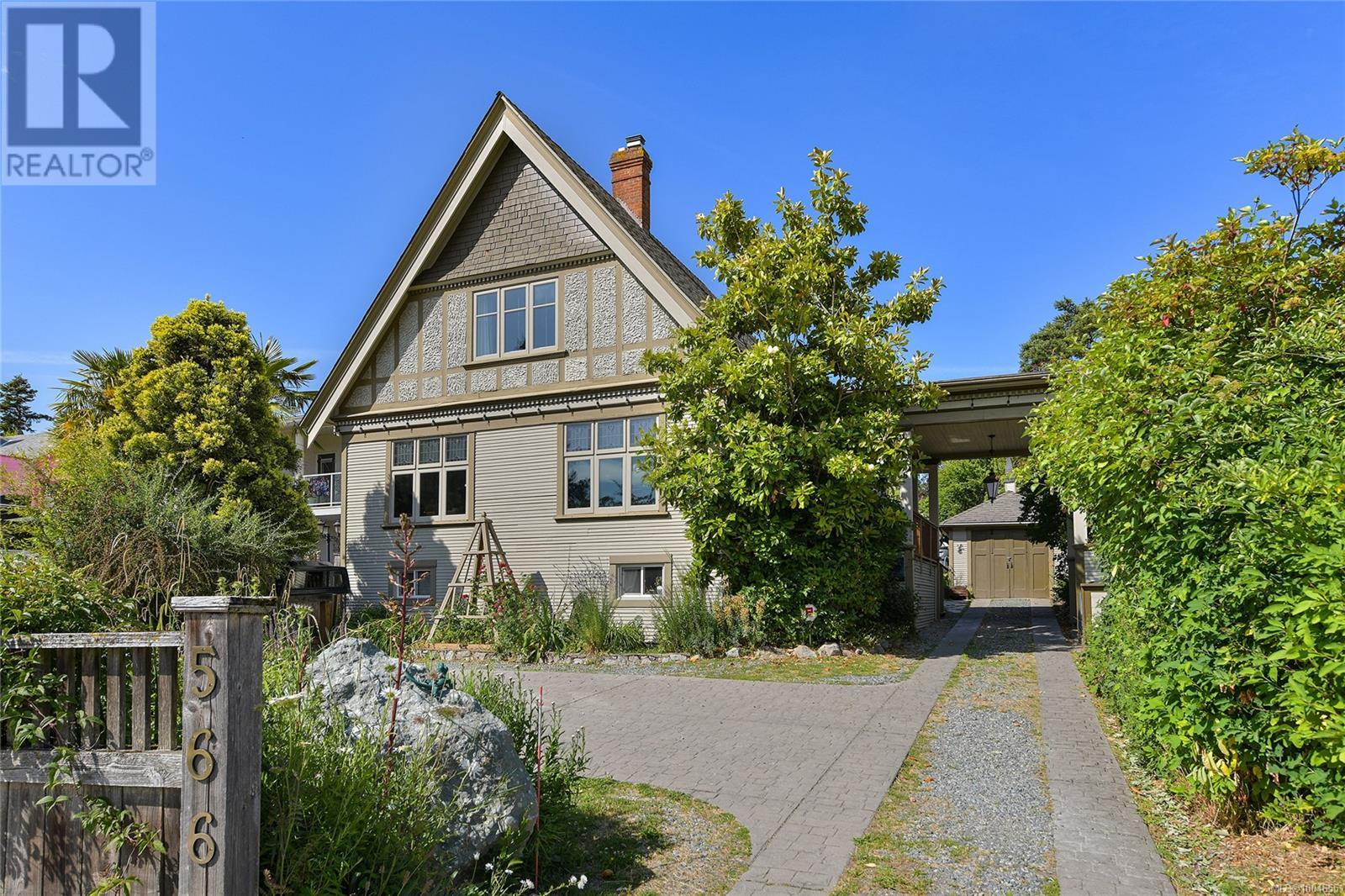 566 Gorge Rd W, Saanich, BC V9A 1N4