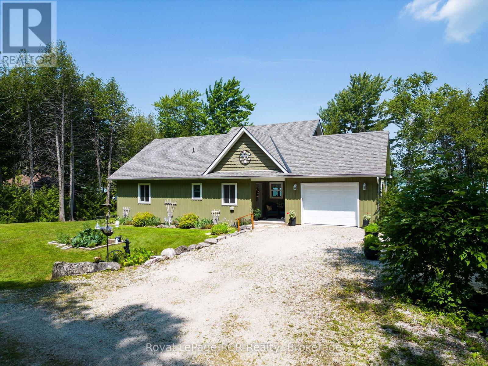 121 Browns Ln, Georgian Bluffs, ON N0H 2K0