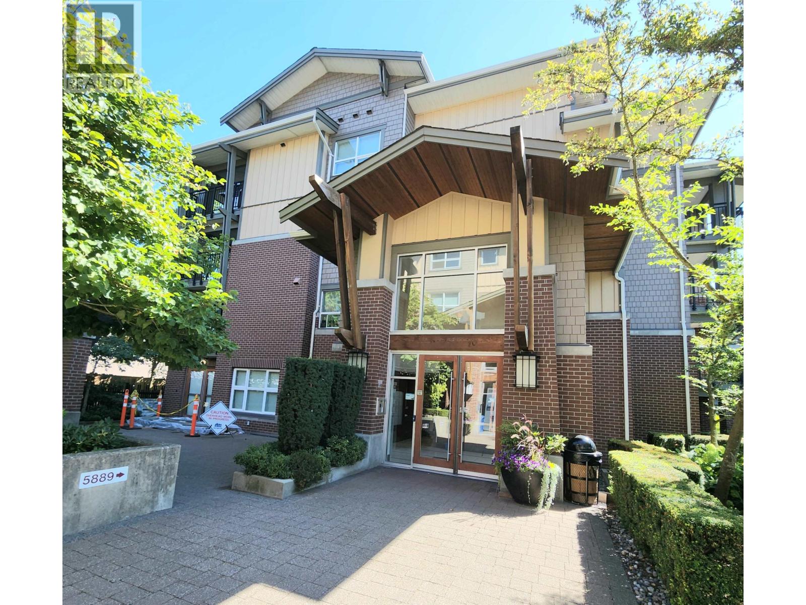 5889 Irmin Street Unit 106, Burnaby, BC V5J 0C1
