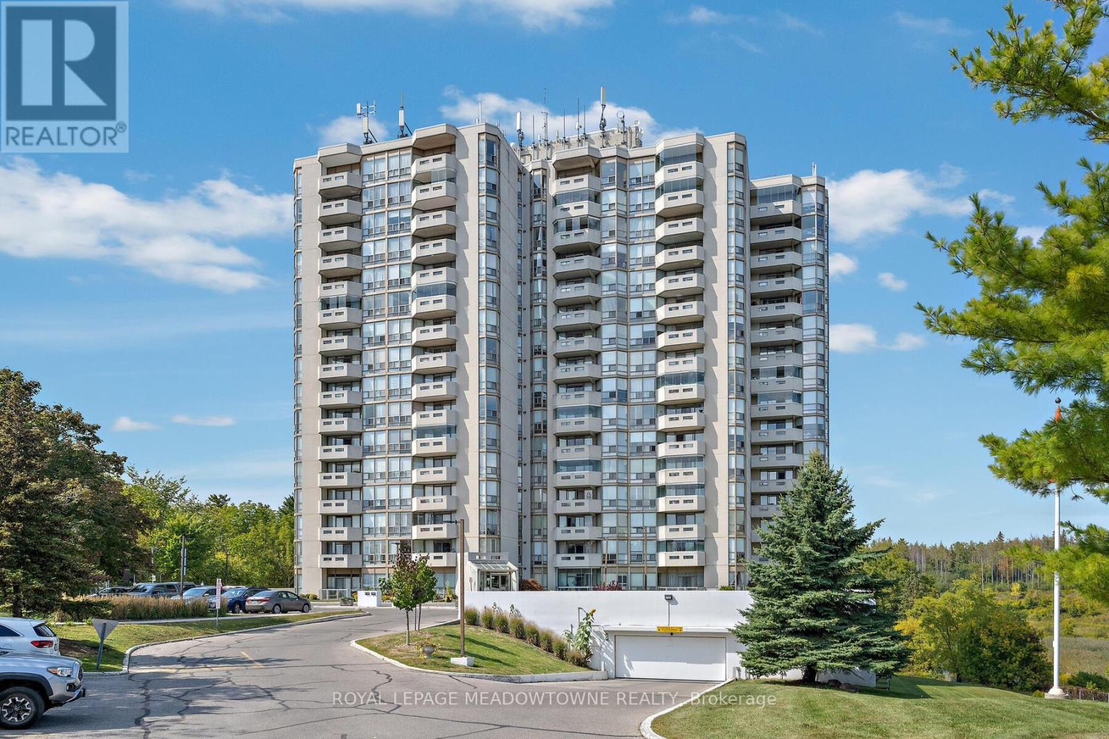 1708 20 Mcfarlane Dr, Halton Hills, ON L7G 5J8