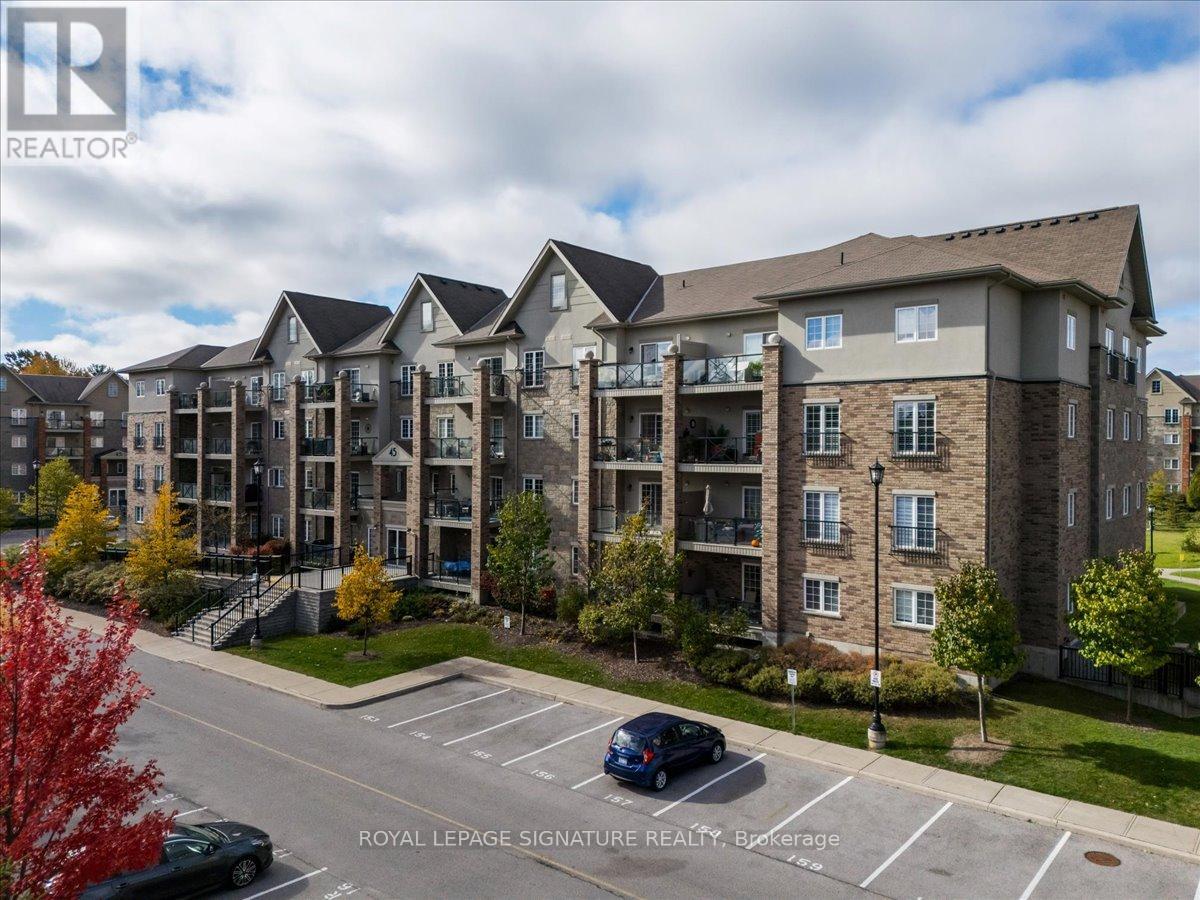301 45 Ferndale Dr S, Barrie, ON L4N 5W7