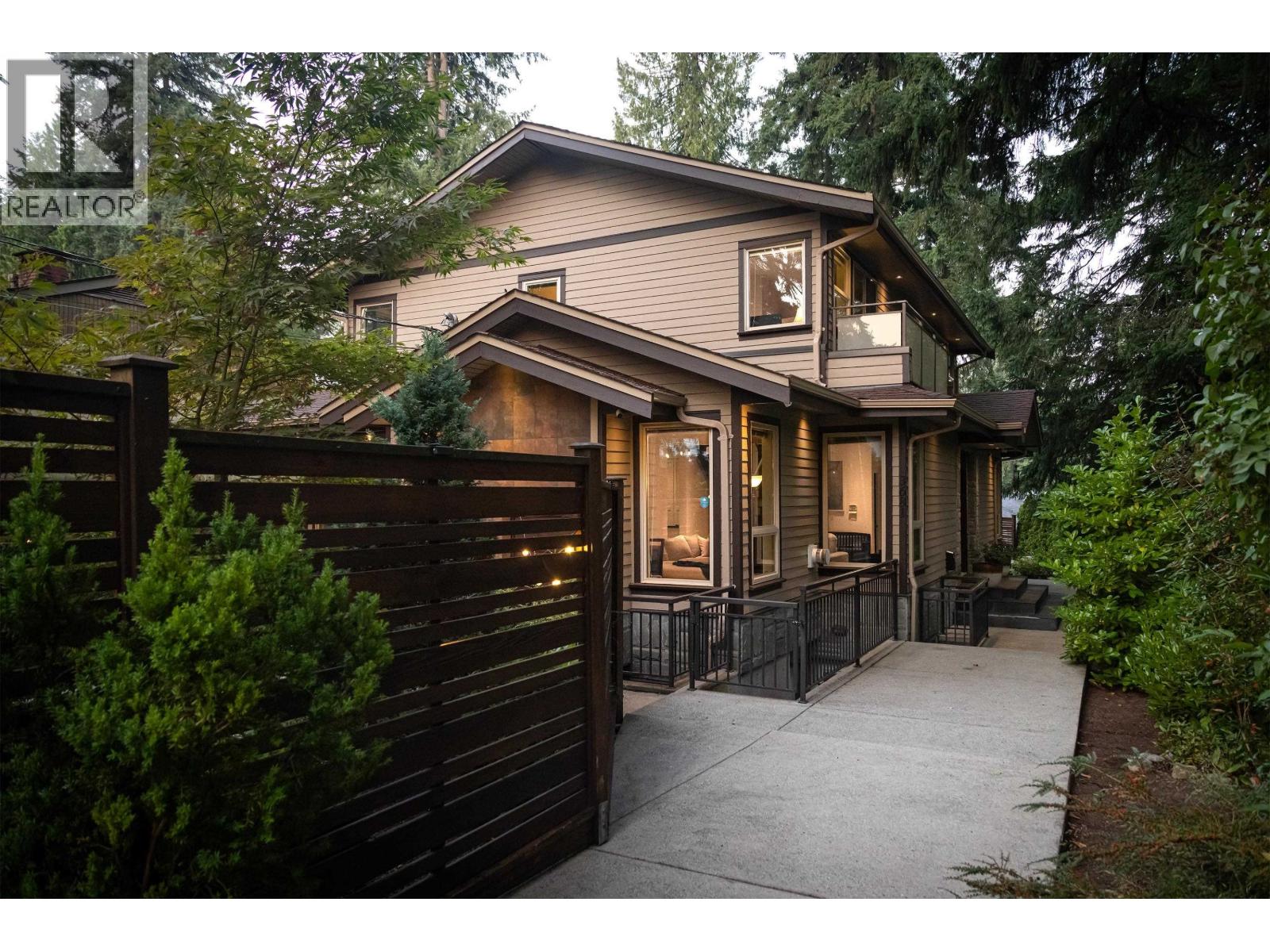 3681 Henderson Ave, North Vancouver, BC V7J 3C8