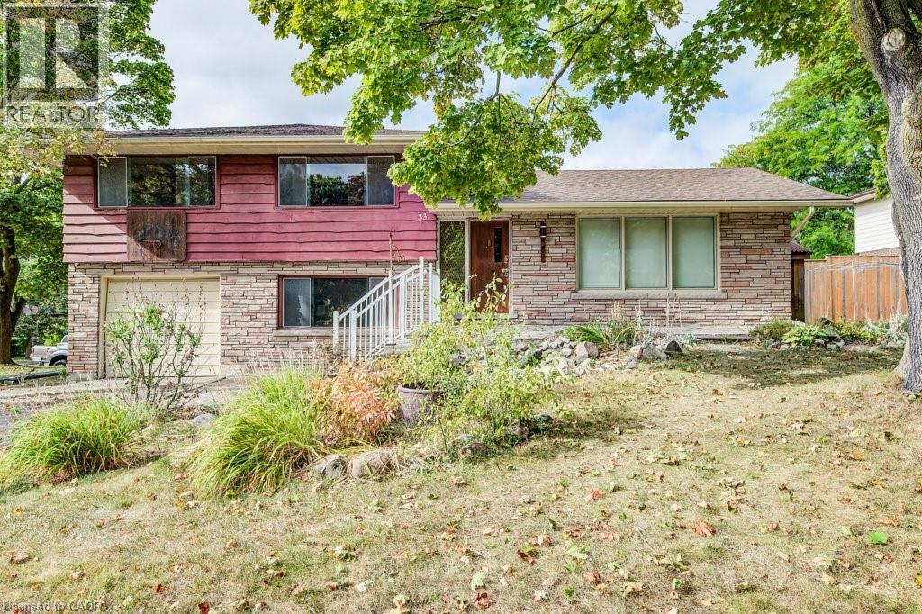 33 Evergreen Cres, Kitchener, ON N2M 4J3