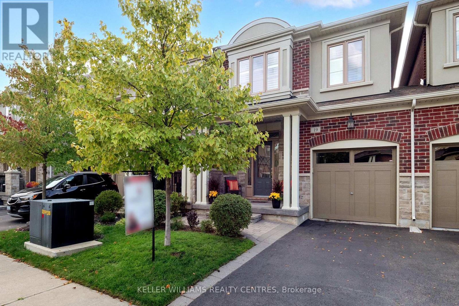 19 Diamond Leaf Ln, Halton Hills, ON L7G 0G7