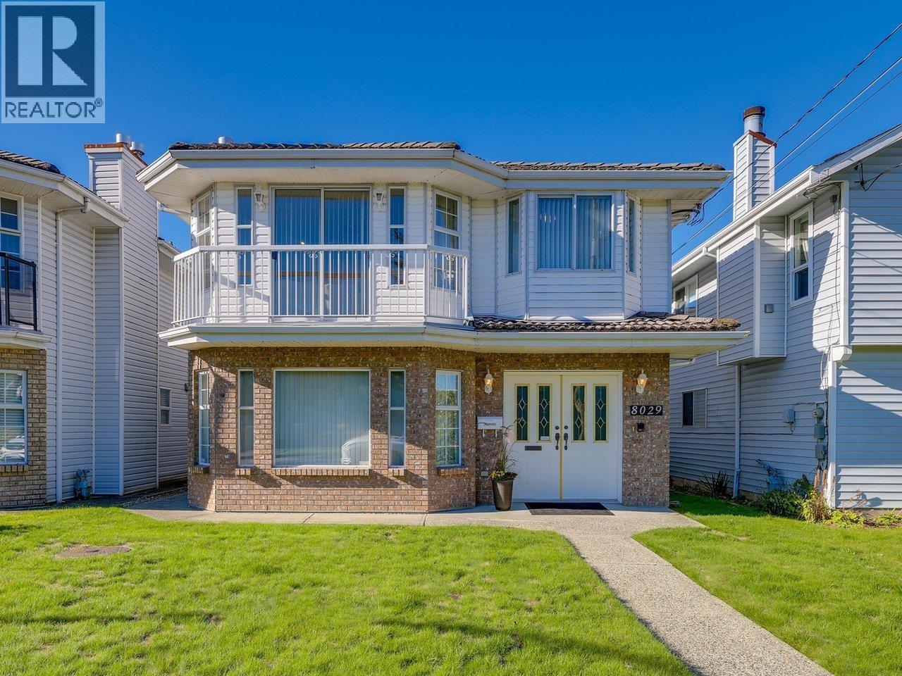 8029 15th Avenue, Burnaby, BC V3N 1X3