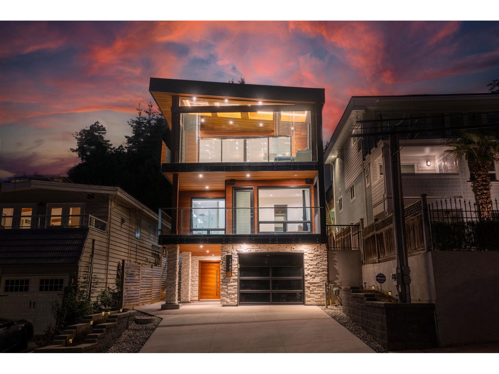 14857 Buena Vista Ave, White Rock, BC V4B 1X3