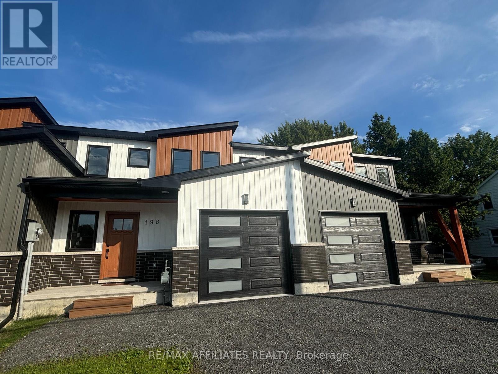 19 Dundas St #b, South Dundas, ON K0E 1K0