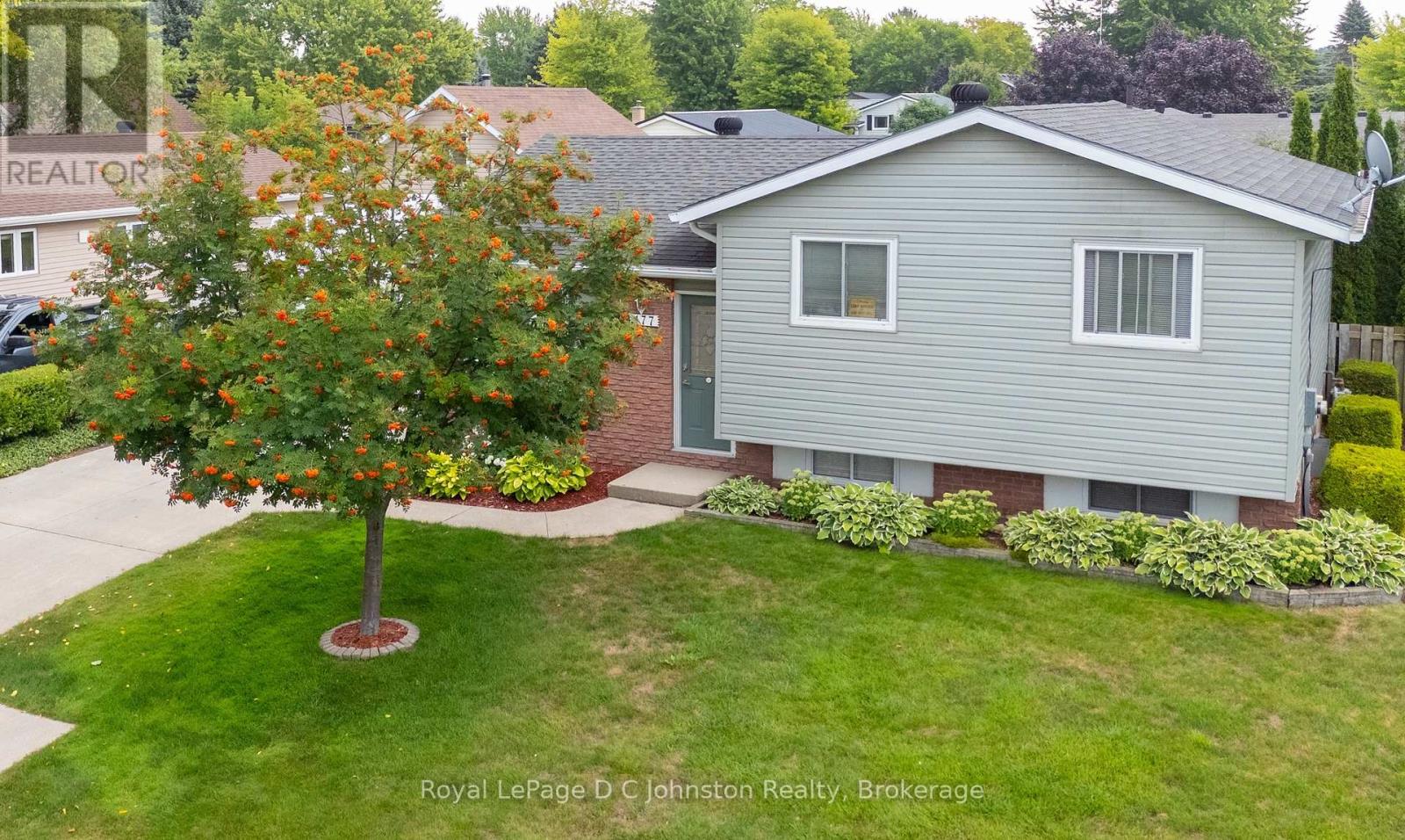 477 Wales Dr, Saugeen Shores, ON N0H 2C1