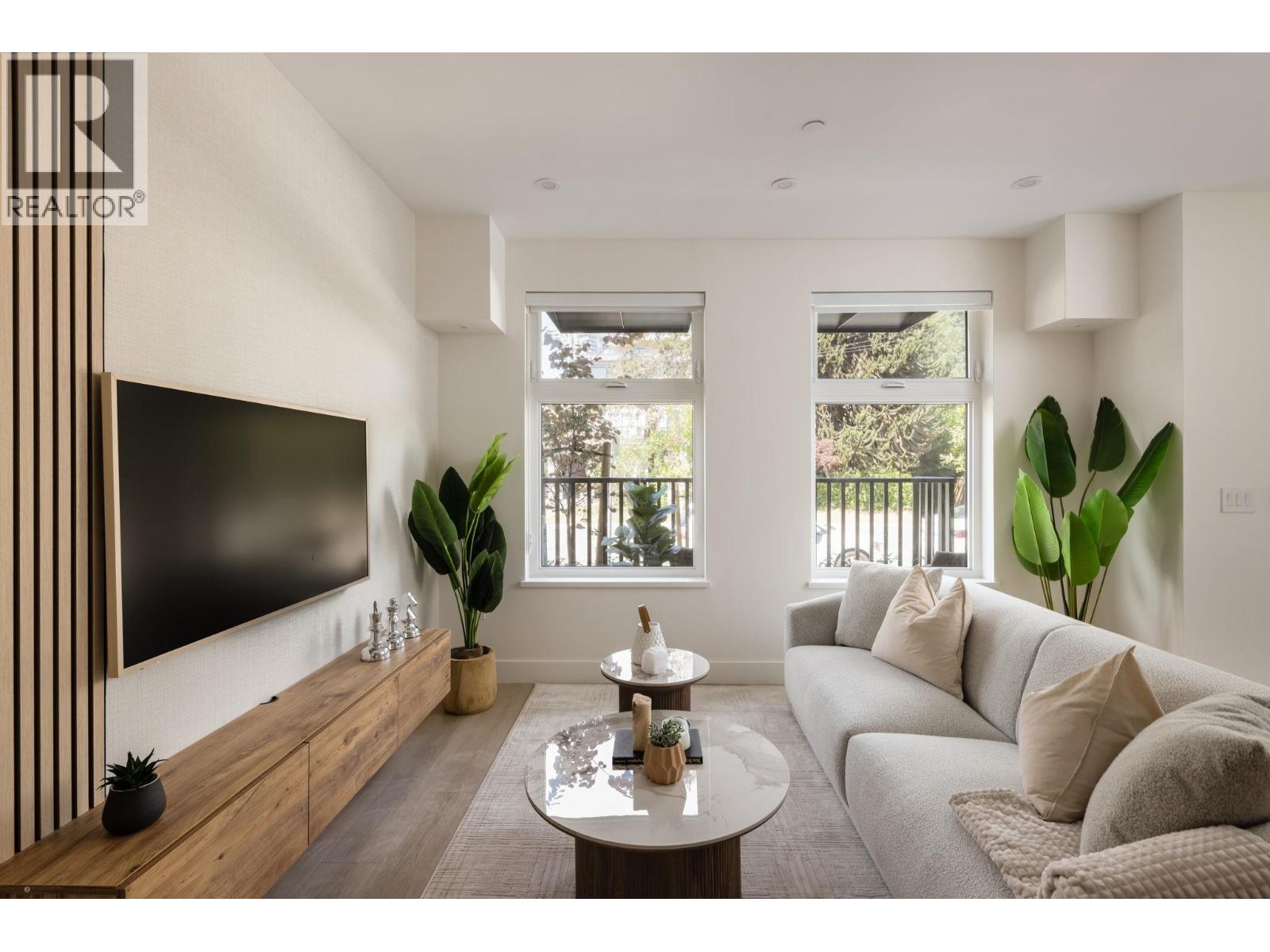 342 Mountain Highway Unit 112, North Vancouver, BC V7J 2K8