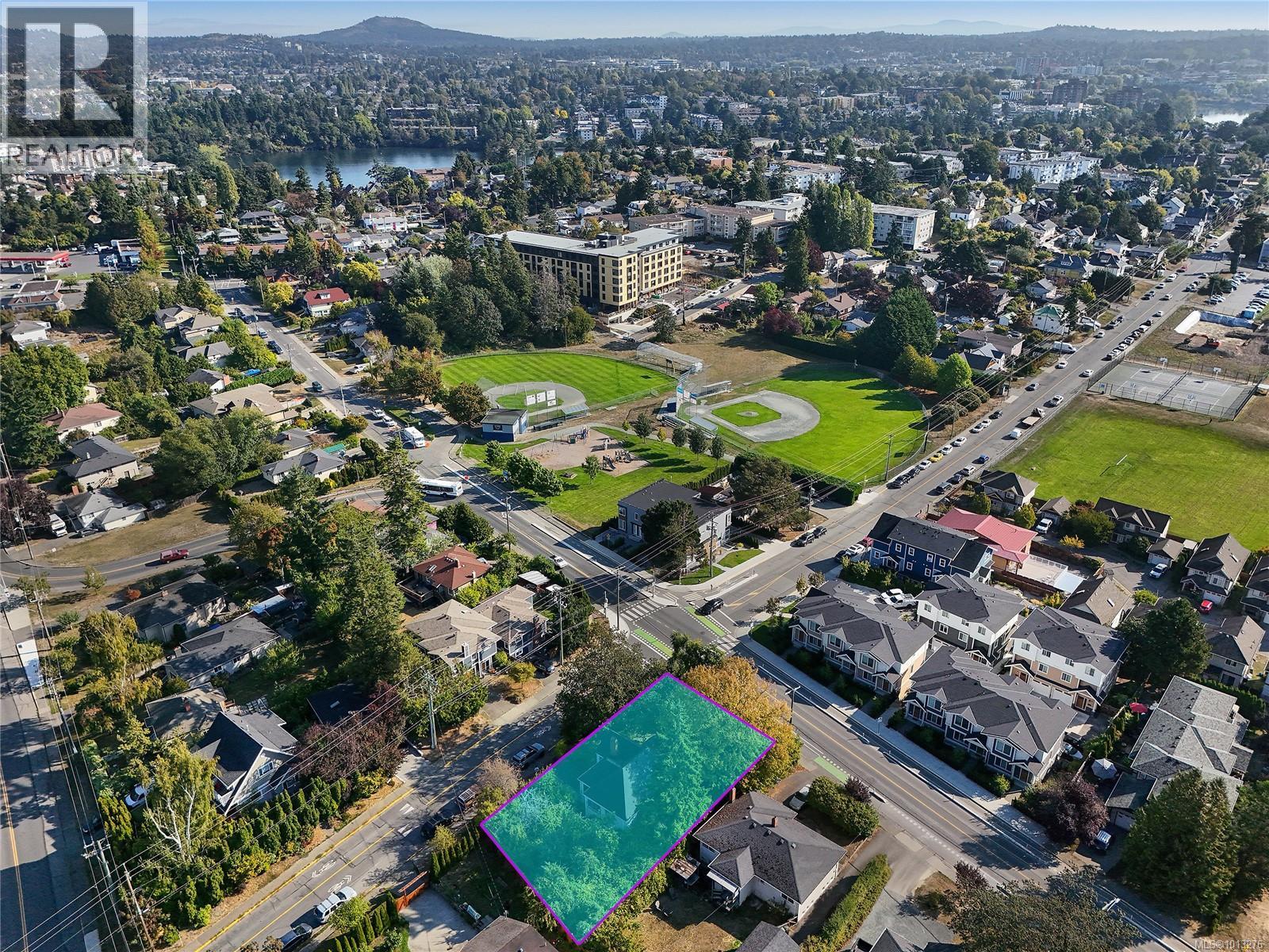 832 Lampson St, Esquimalt, BC V9A 6B2