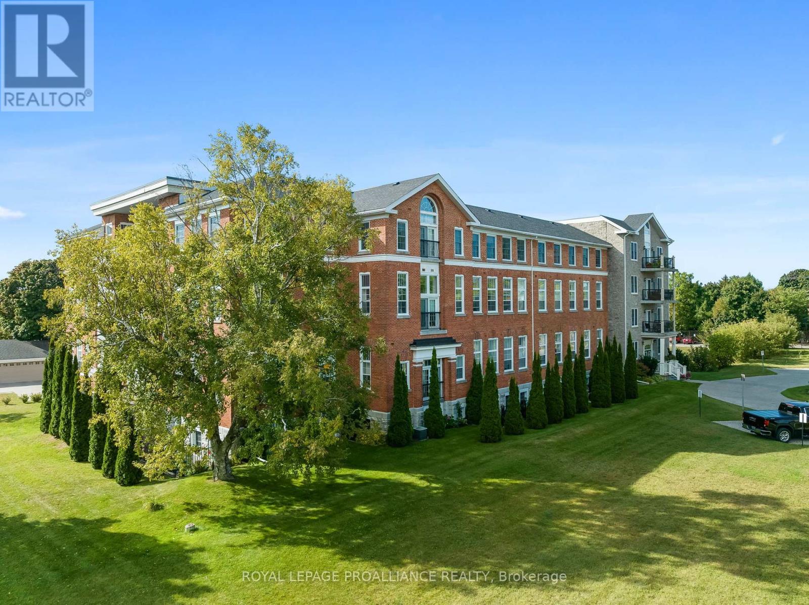 206 323 George St, Cobourg, ON K9A 3L9