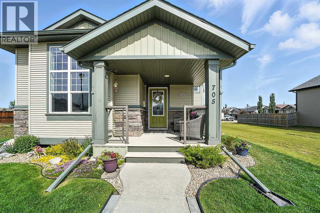 705 Cypress Ln, Springbrook, AB T4S 0E5