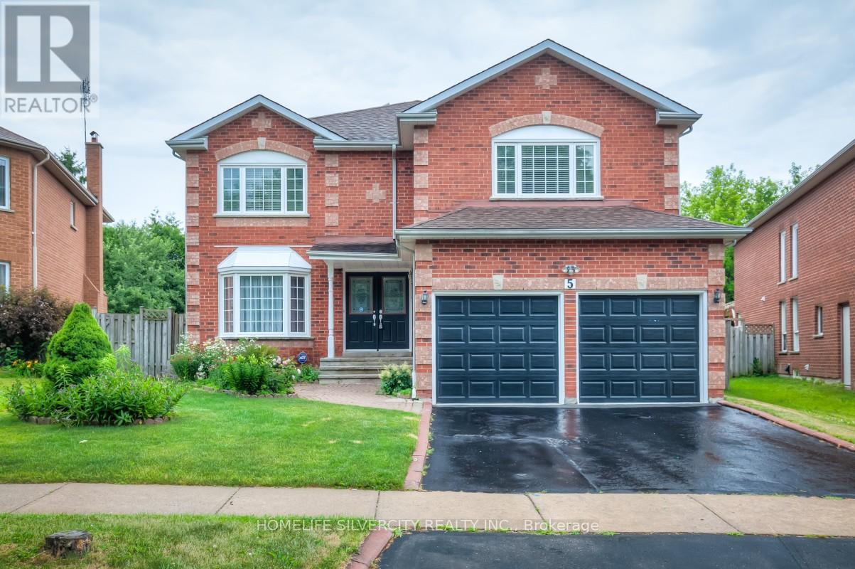 5 Braebrook Dr, Whitby, ON L1R 1V2