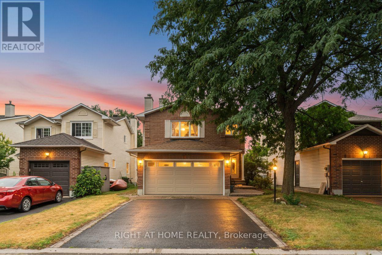 18 Shetland Way, Ottawa, ON K2M 1R9