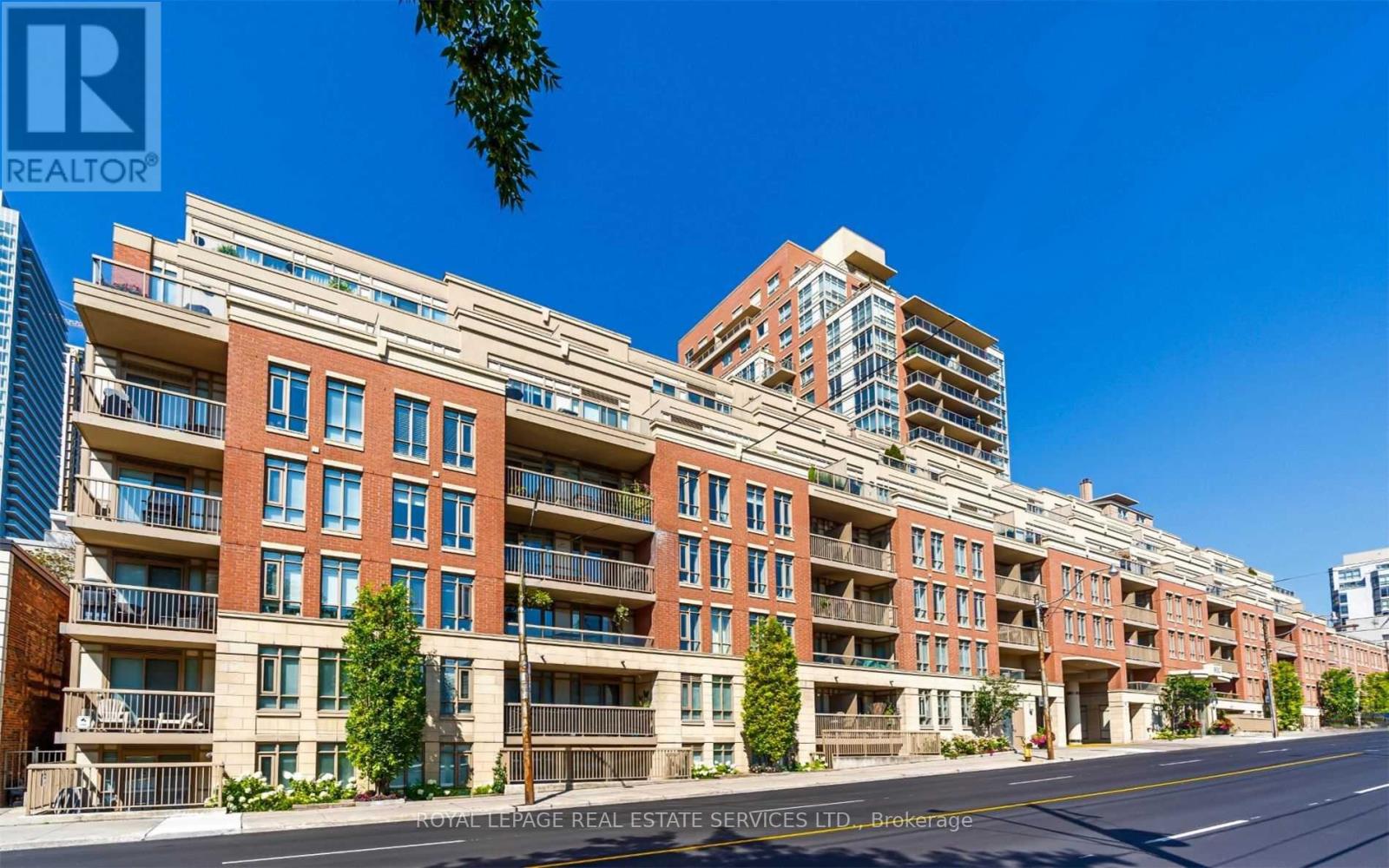1203 900 Mount Pleasant Rd, Toronto, ON M4P 3J9
