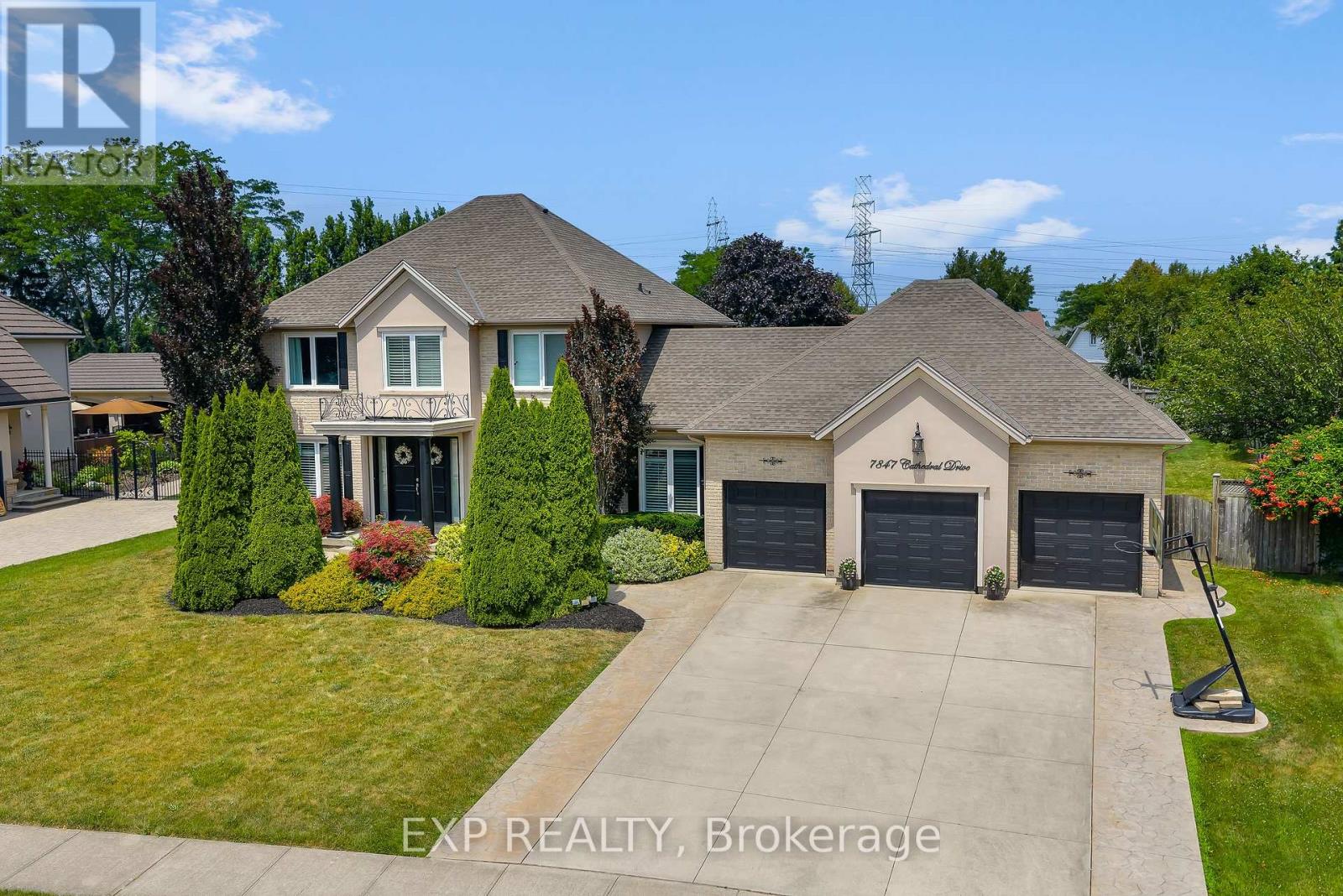 7847 Cathedral Dr, Niagara Falls, ON L2H 2Z3