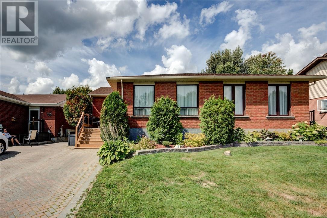 65 Cherrywood Cres, Sudbury, ON P3B 4A2