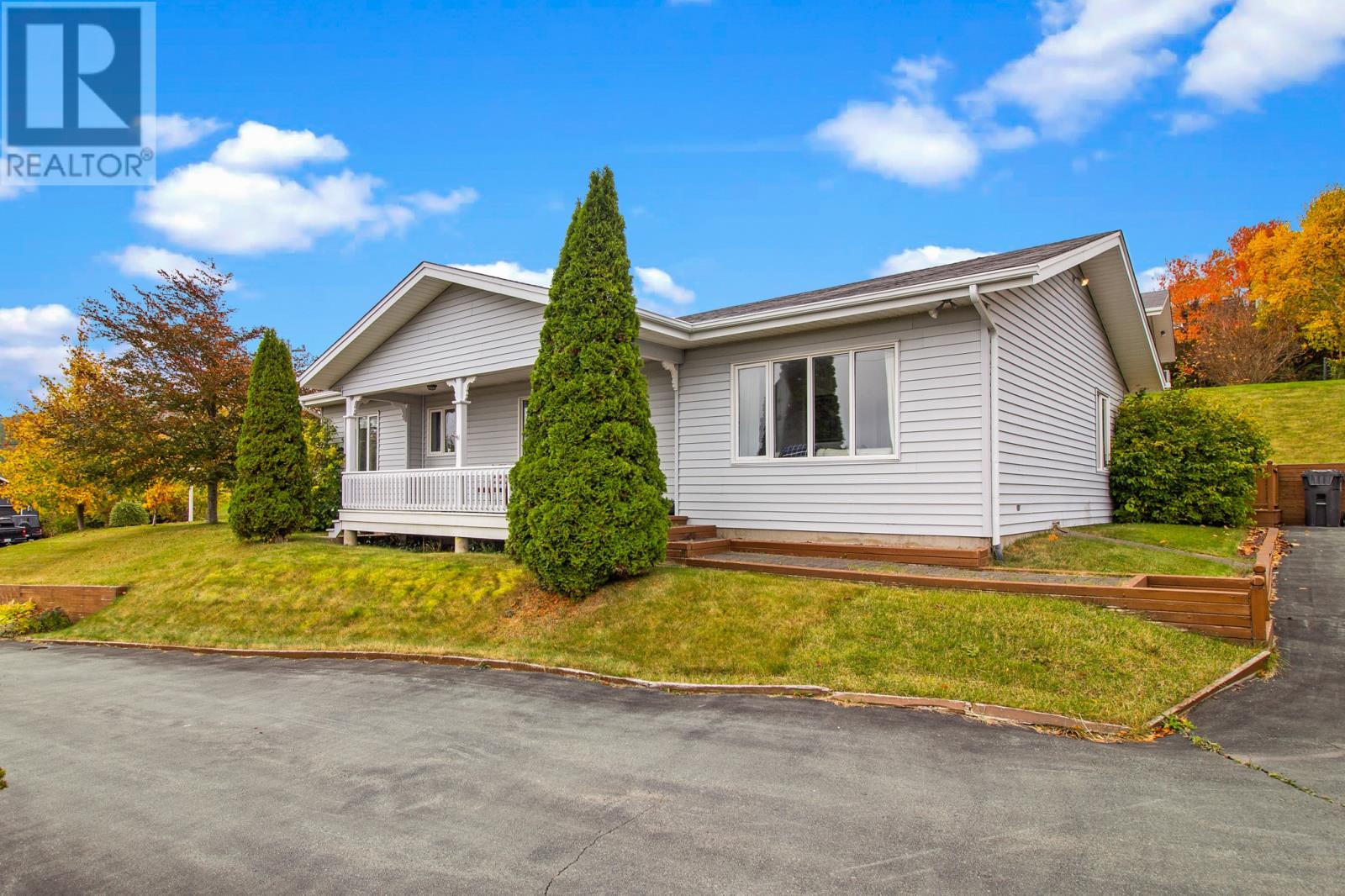 36 Minerals Cres, Conception Bay South, NL A1W 4Z8