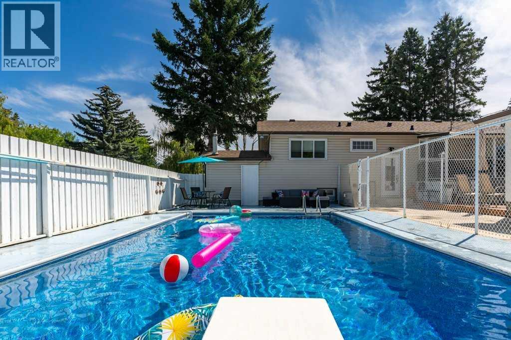 235 Allan Cres SE, Calgary, AB T2J 0T3