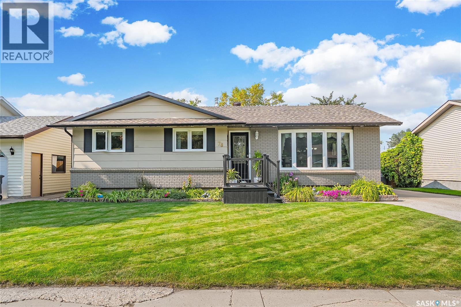 78 Arnason Cres, Saskatoon, SK S7H 4M8