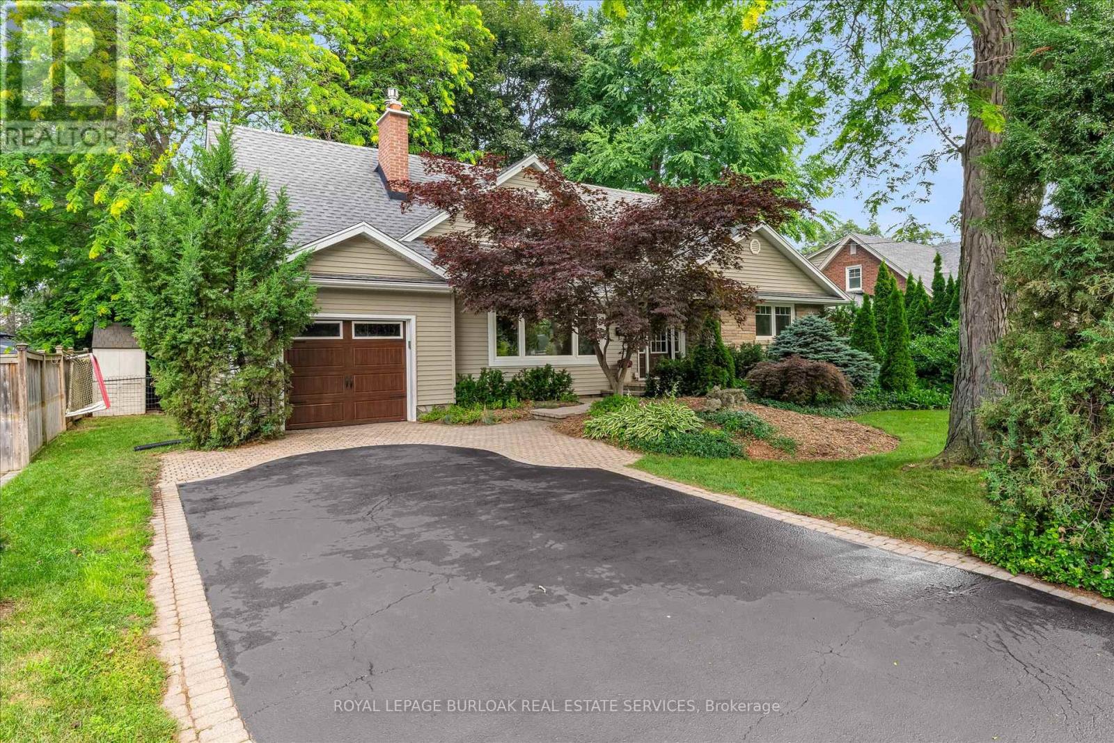 2189 Deyncourt Dr, Burlington, ON L7R 1W2