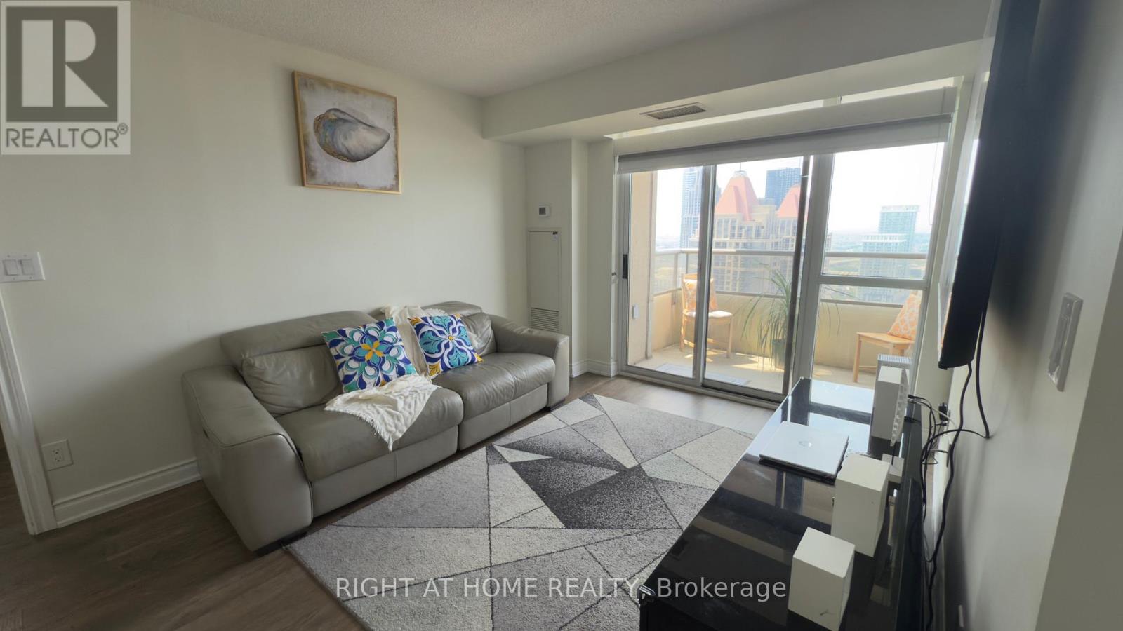 3303 310 Burnhamthorpe Rd W, Mississauga, ON L5B 4P9
