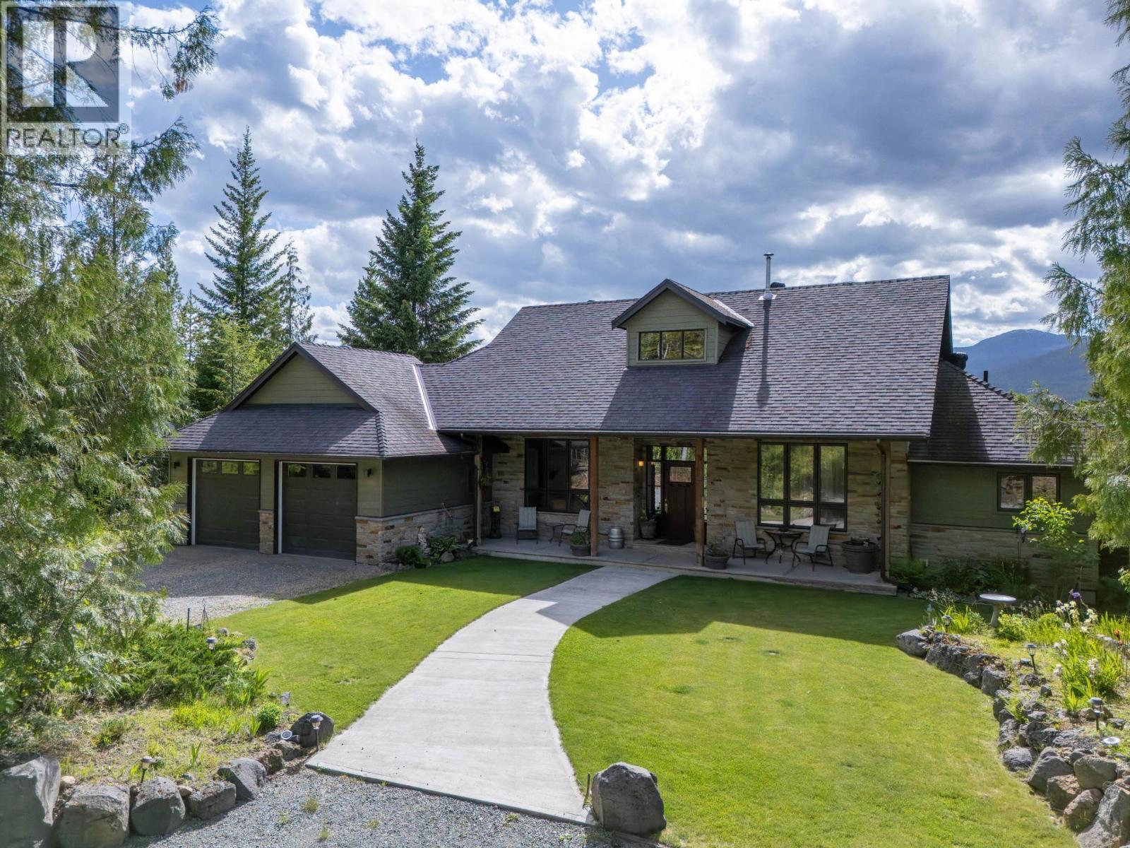 1249 Clearwater Valley Rd, Clearwater, BC V0E 1N1