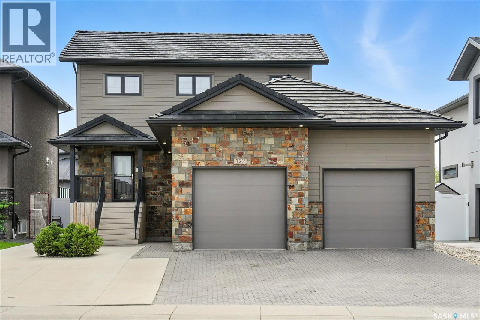 122 Roy Cres, Saskatoon, SK S7W 0K9
