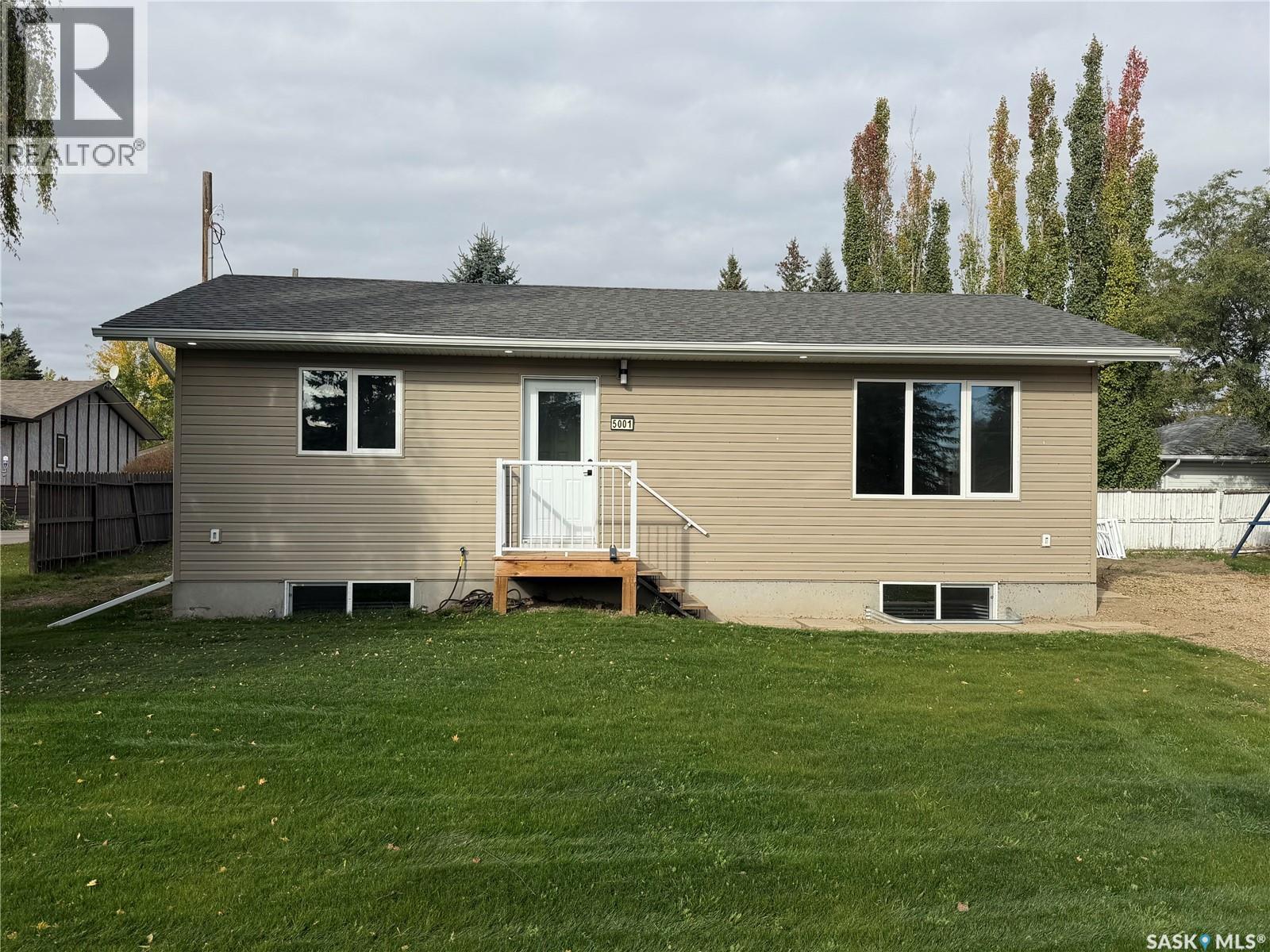 5001 Neufeld Ave, Waldheim, SK S0K 4R0