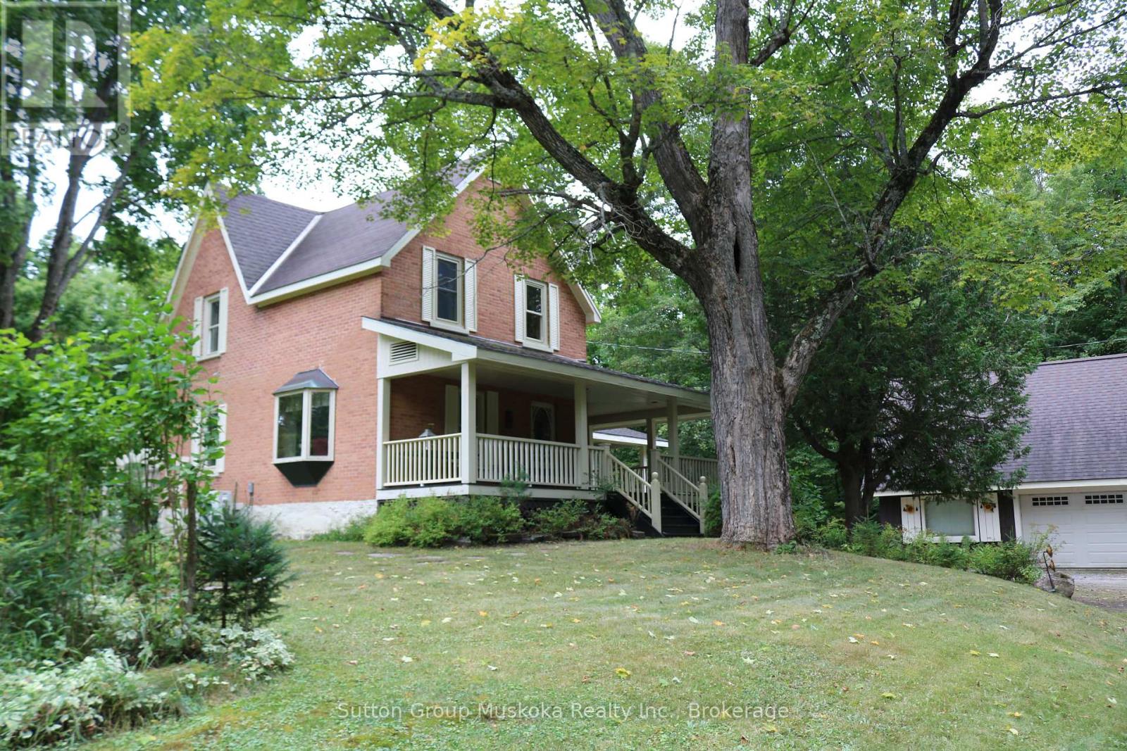 2360 Highway 60 Hwy, Lake of Bays, ON P1H 2J6