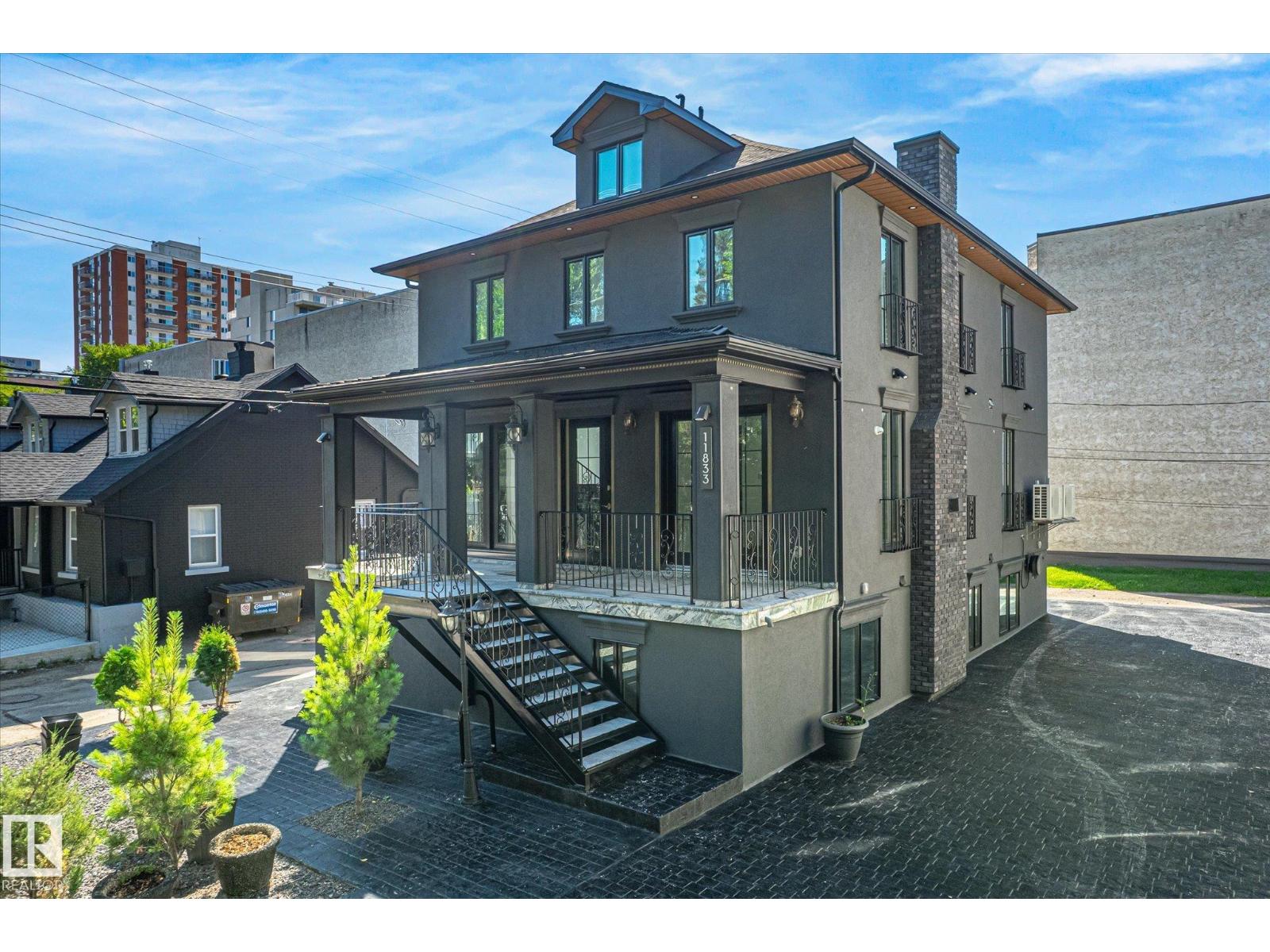 102 Av Nw Unit 11833, Edmonton, AB T5K 0R6