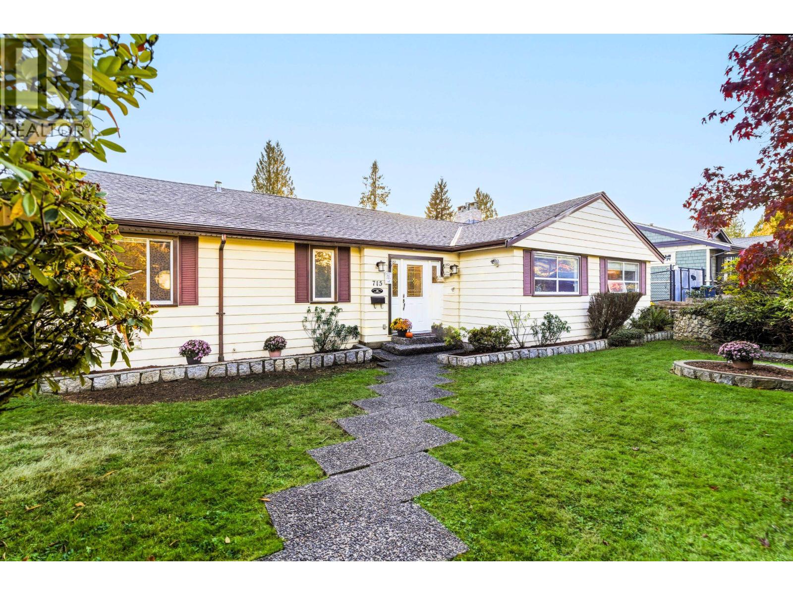 715 Kilkeel Pl, North Vancouver, BC V7N 2X2