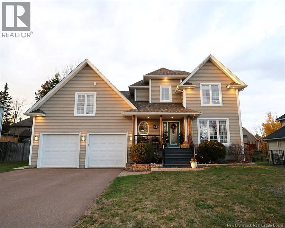 41 Cyr St, Dieppe, NB E1A 8A1