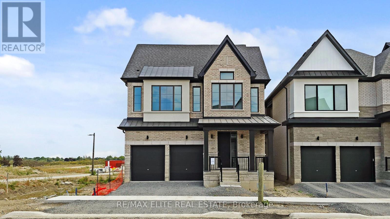 11 Dwell Ave, Markham Cachet, ON L3R 4J7
