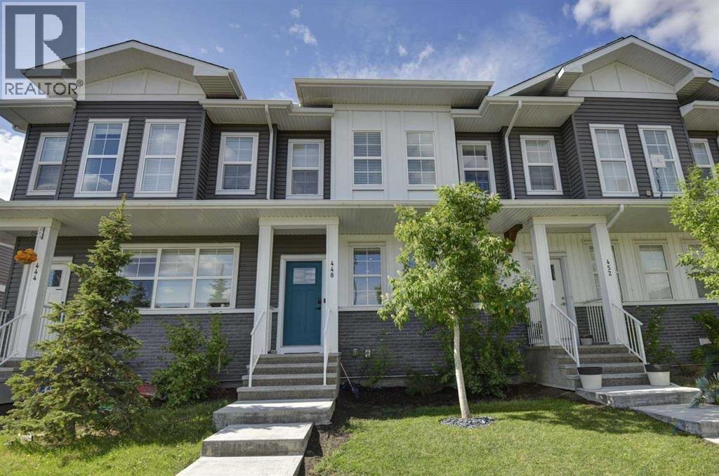 448 W Lakeview Dr, Chestermere, AB T1X 2A4