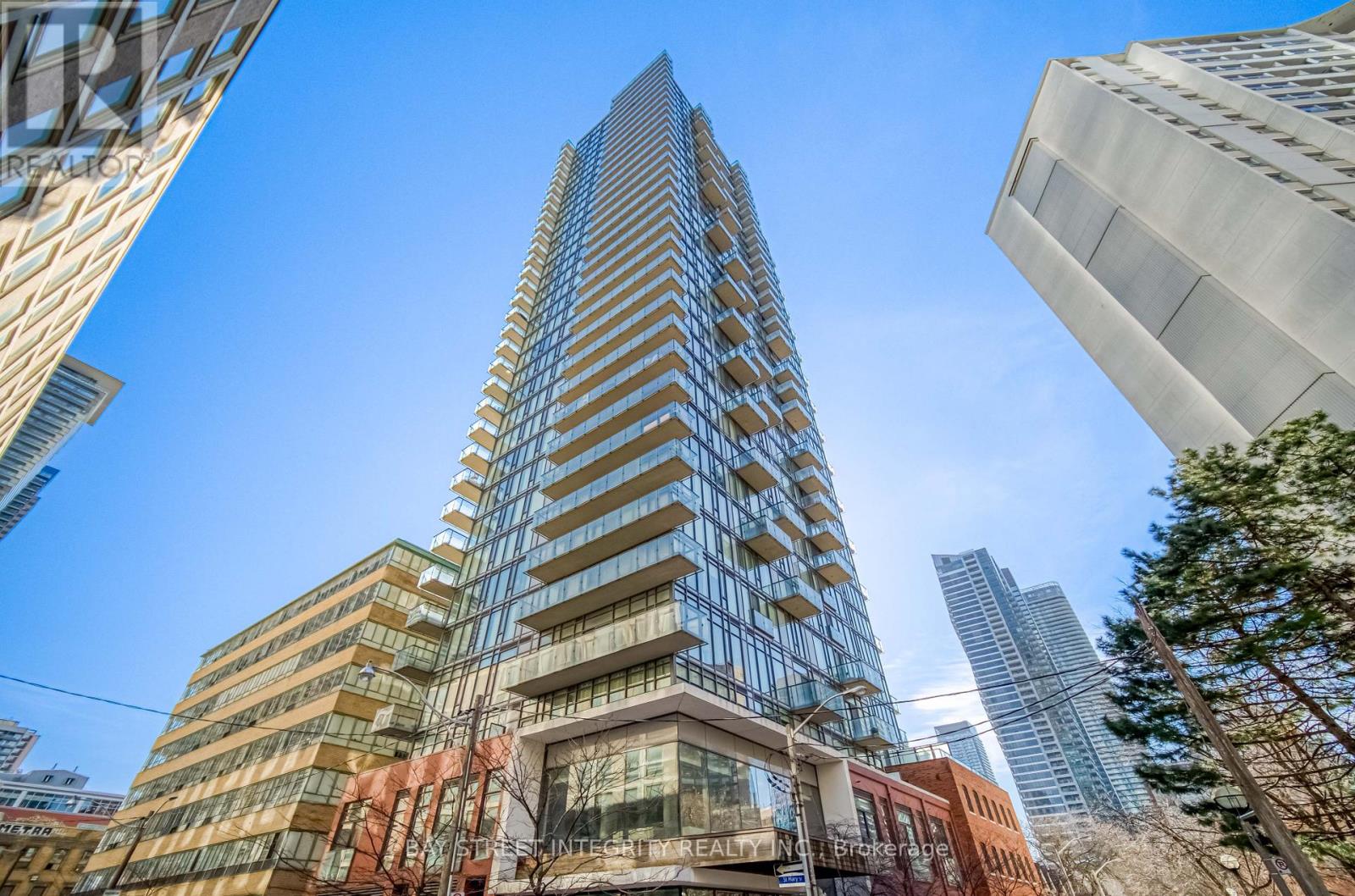2105 75 St Nicholas St, Toronto, ON M4Y 0A5