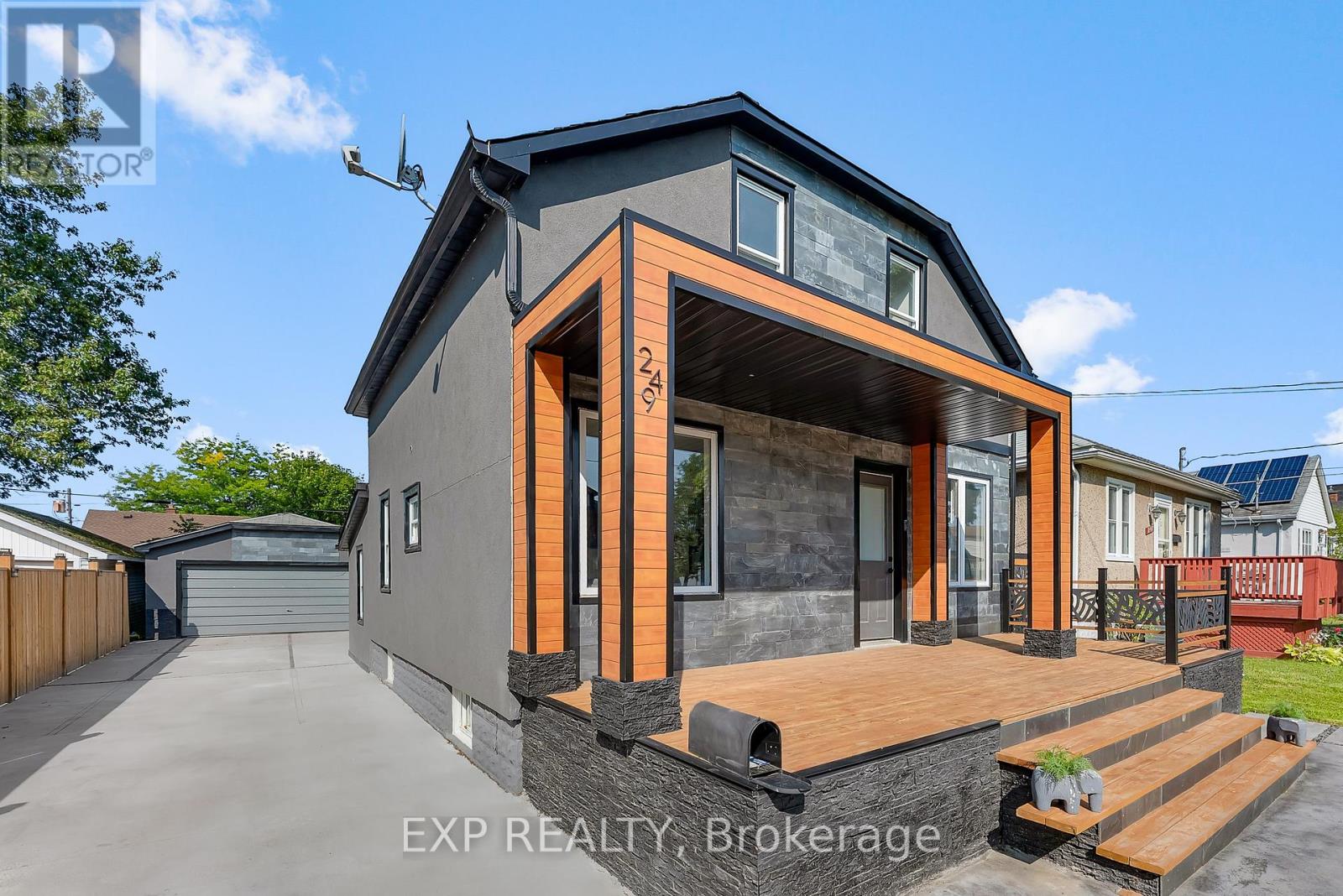 249 Wallace Ave S, Welland, ON L3B 1R7