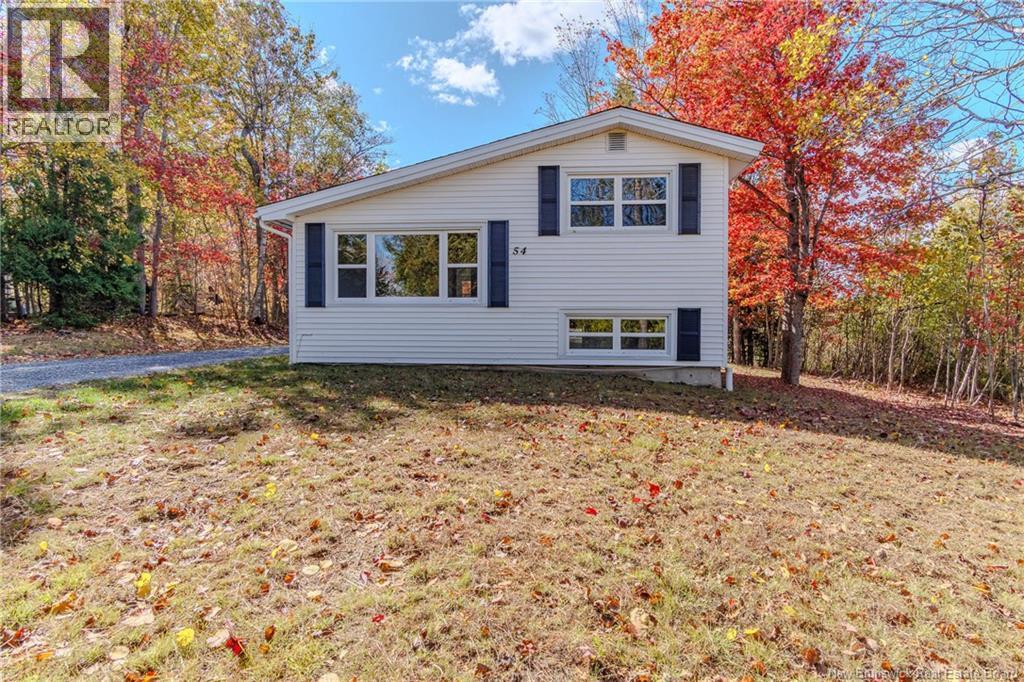 54 Iona Ave, Rothesay, NB E2E 3J6