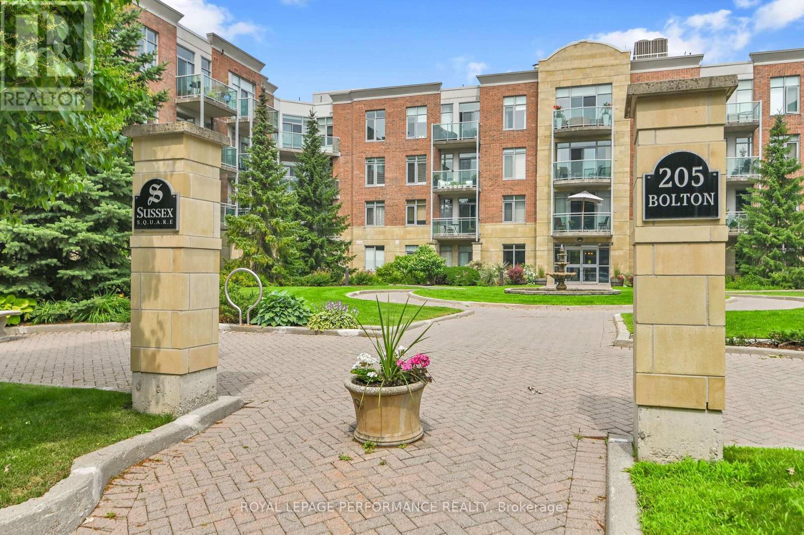 229 205 Bolton St, Ottawa, ON K1N 1K7