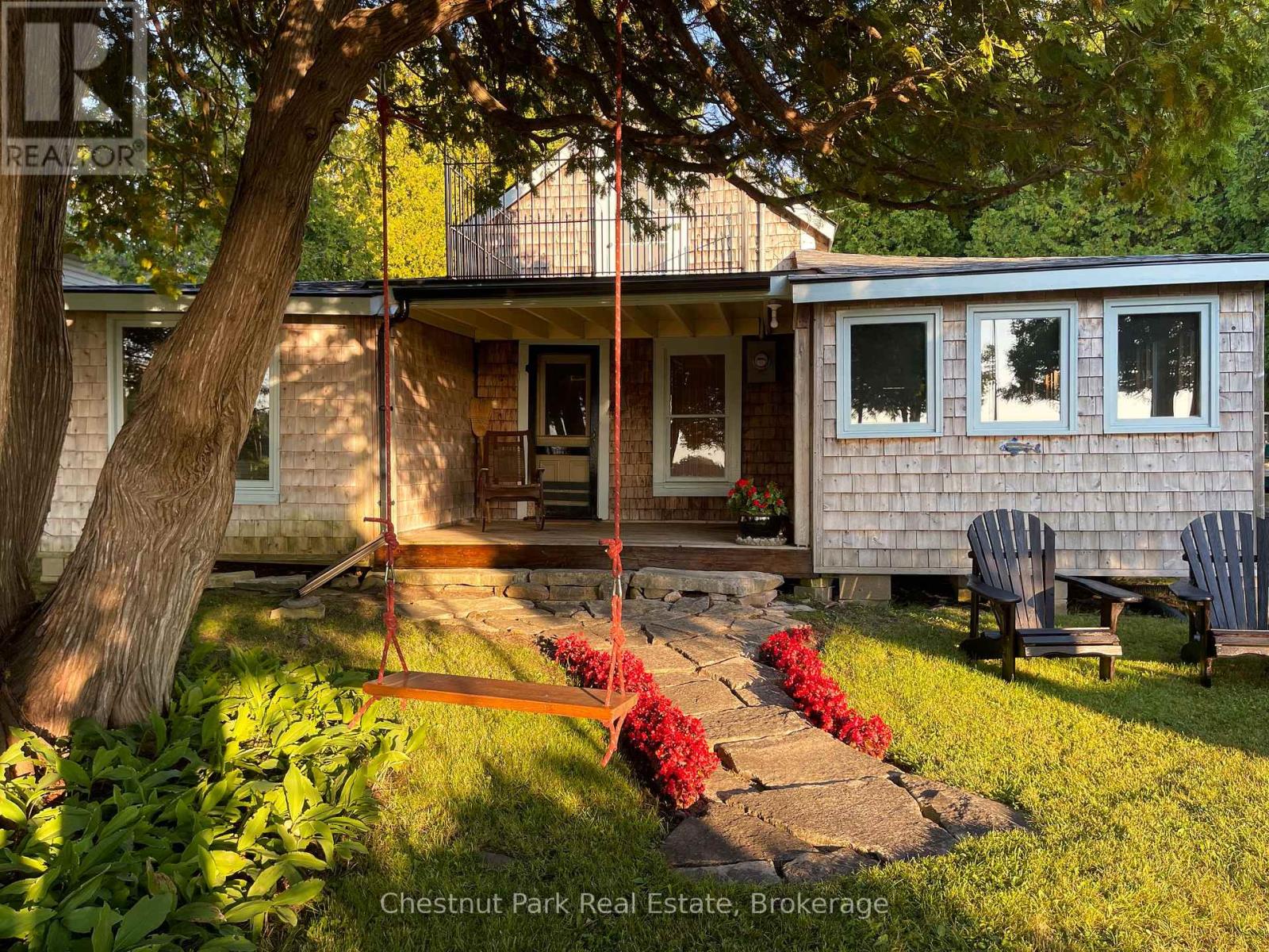 111 Bay St, South Bruce Peninsula, ON N0H 2T0