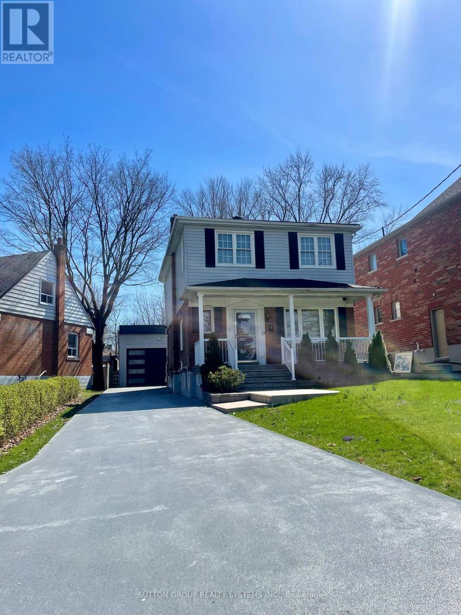 1 Elmlea Ave, Toronto, ON M9P 2M6