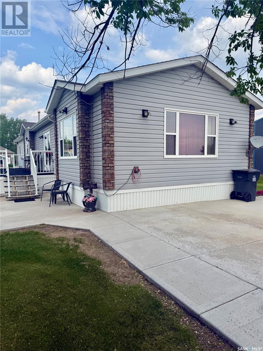 313 First St, North Portal, SK S0C 1W0